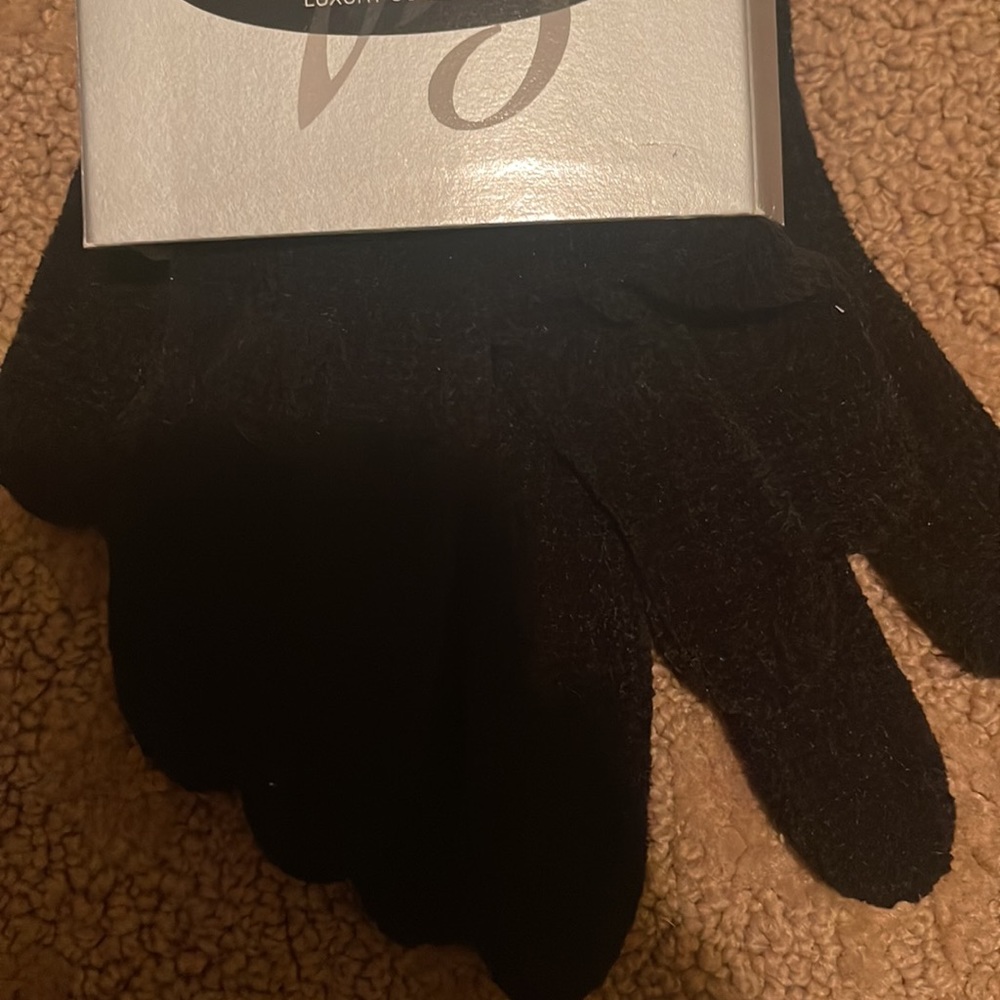 Chenille winter gloves with fun pattern - Picture 3 of 3